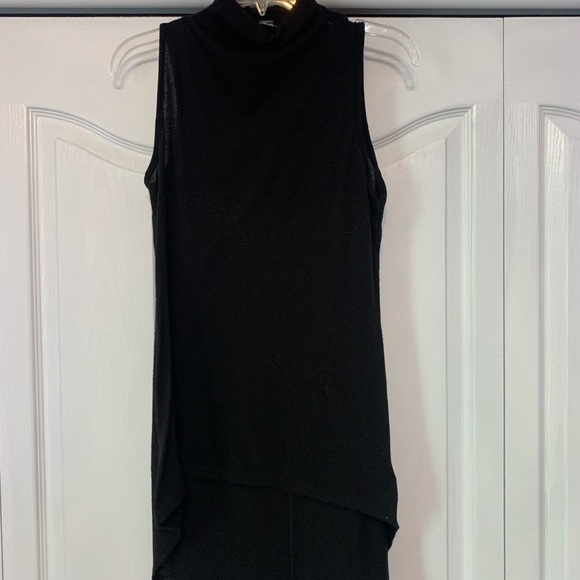 Black high low, turtle neck tank top - Picture 1 of 2